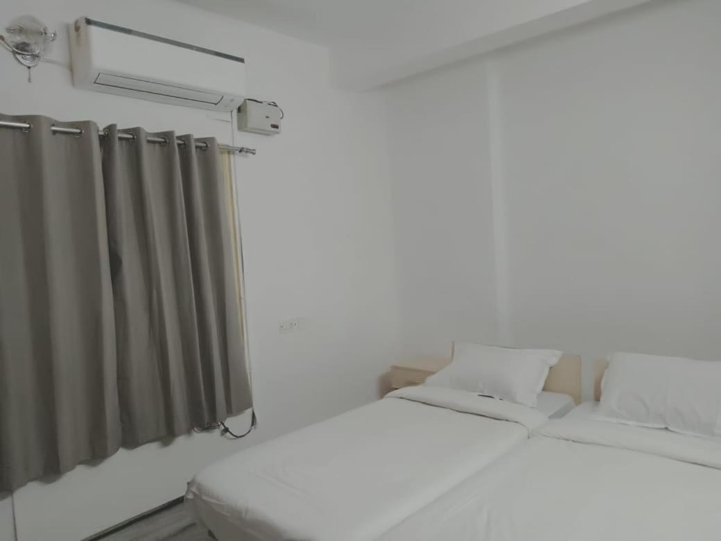 Roshini Serviced Apartments شيناي المظهر الخارجي الصورة
